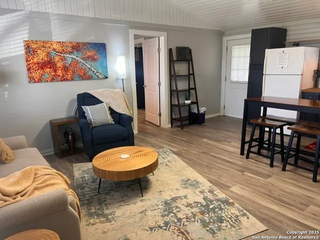 $449,000 | 82 Private Road 3800, Utopia, TX 78884