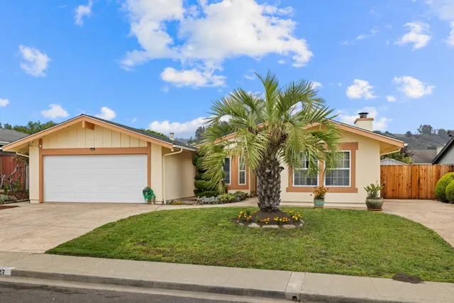 $1,399,000 | 1527 Hawser Lane, Half Moon Bay, CA 94019