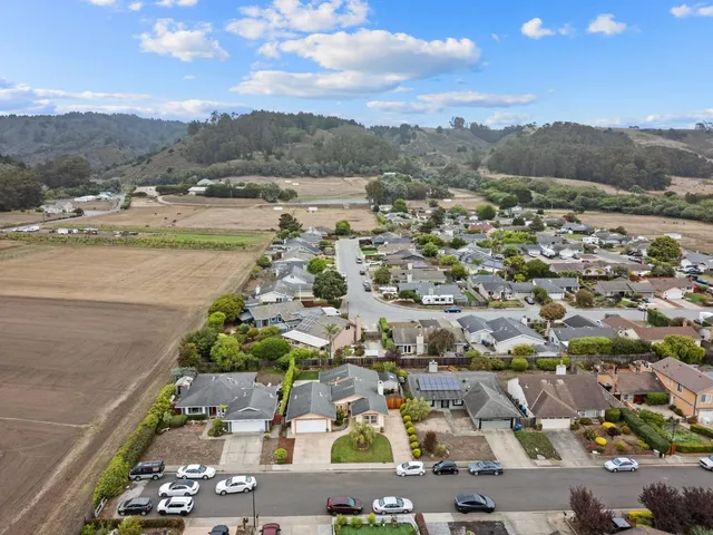 $1,399,000 | 1527 Hawser Lane, Half Moon Bay, CA 94019