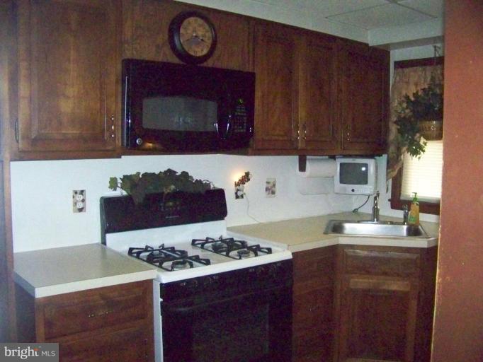 501 Westfield Road Dundalk, MD 21222 - Photo 12 of 18 Kitchen