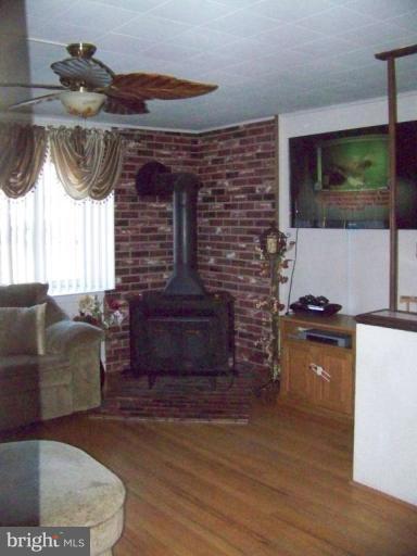 501 Westfield Road Dundalk, MD 21222 - Photo 14 of 18 Living Room