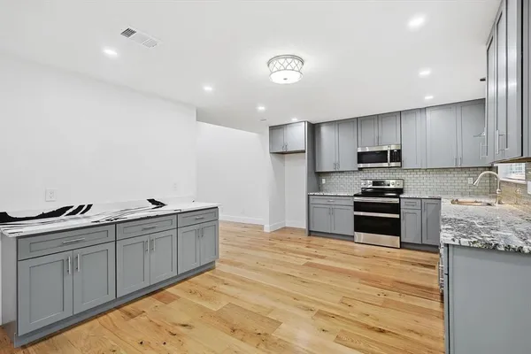 $2,500 | 402 Creekmeadow Lane, Lewisville, TX 75067