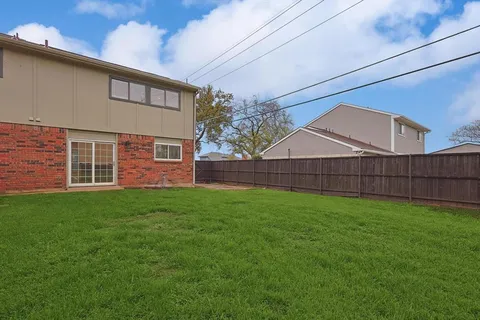 $2,500 | 402 Creekmeadow Lane, Lewisville, TX 75067