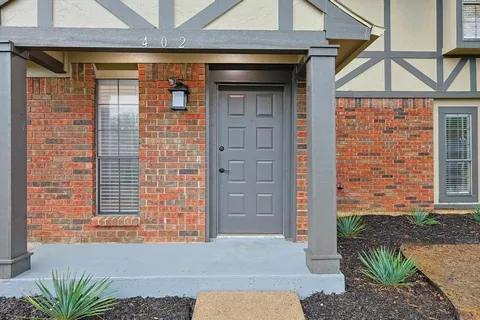 $2,500 | 402 Creekmeadow Lane, Lewisville, TX 75067