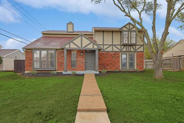 $2,500 | 402 Creekmeadow Lane, Lewisville, TX 75067