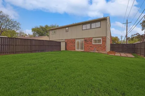 $2,500 | 402 Creekmeadow Lane, Lewisville, TX 75067