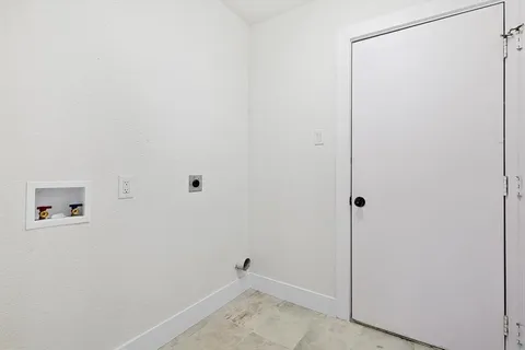 $2,500 | 402 Creekmeadow Lane, Lewisville, TX 75067