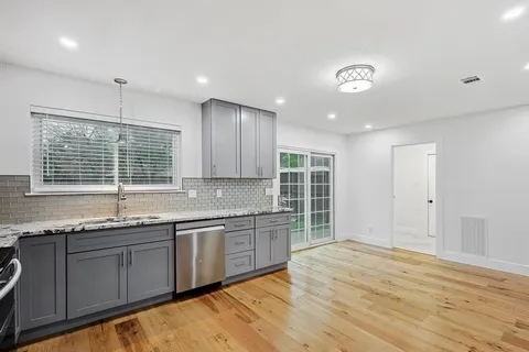 $2,500 | 402 Creekmeadow Lane, Lewisville, TX 75067