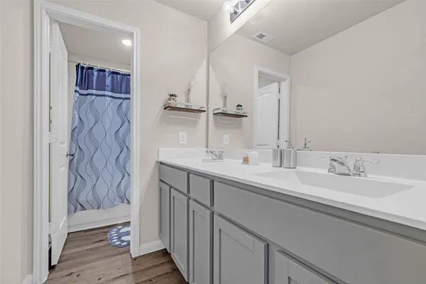 $2,800 | 14033 Lamprey Drive, Conroe, TX 77384