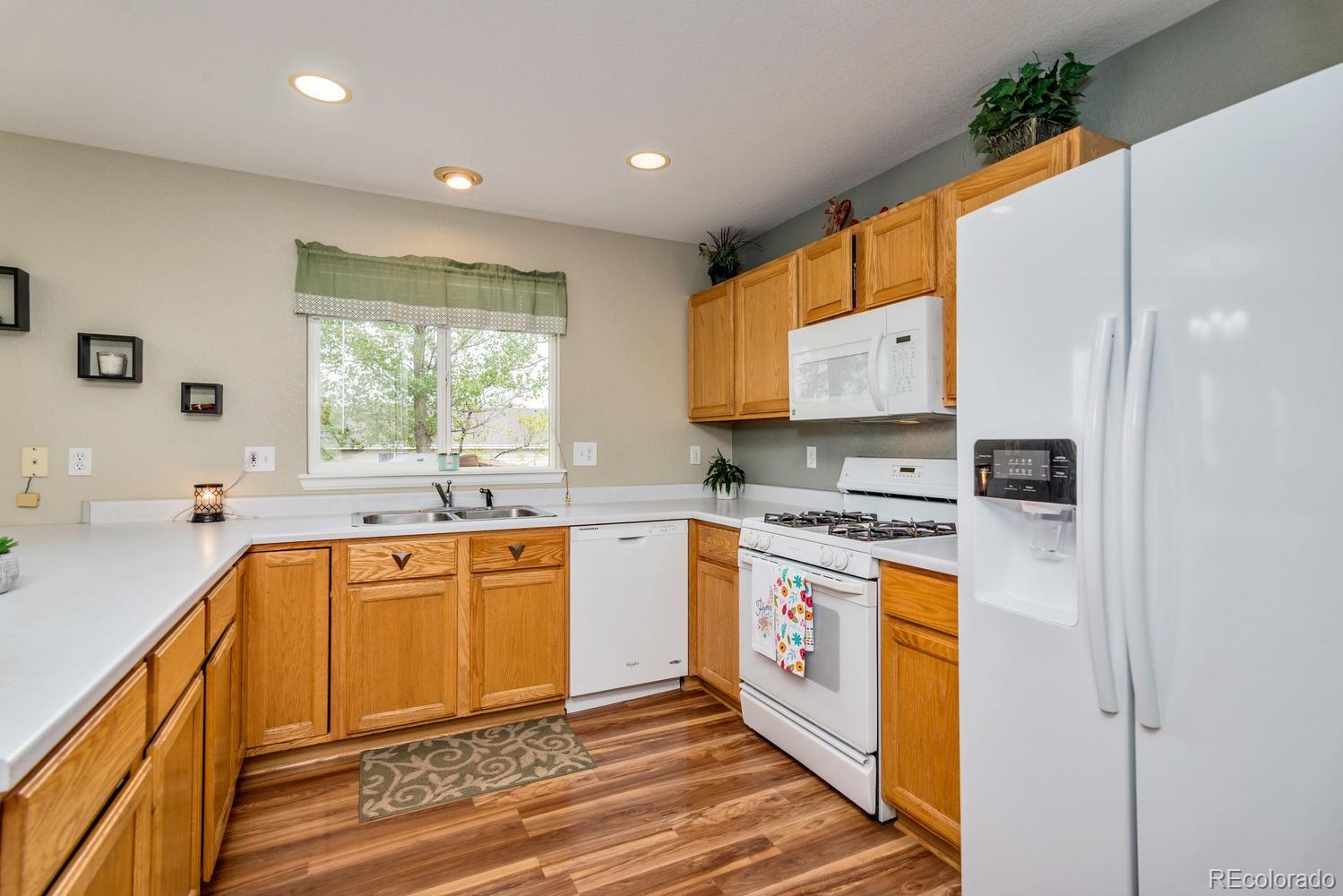 9852 Saybrook Street Highlands Ranch, CO 80126 - Photo 11 of 21 Gallery Image 11