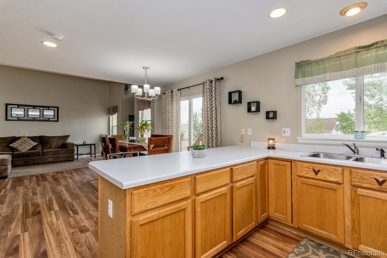 9852 Saybrook Street Highlands Ranch, CO 80126 - Photo 13 of 21 Gallery Image 13
