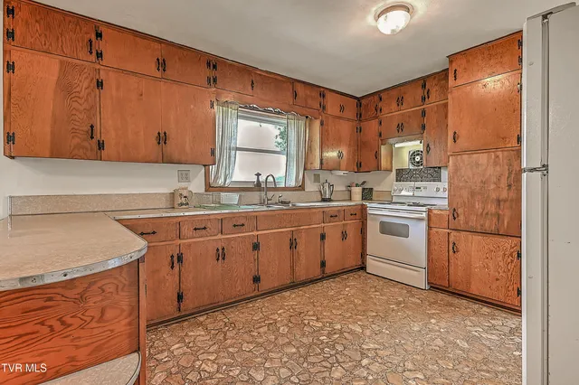 $299,000 | 430 Boles Lane, Chuckey, TN 37641