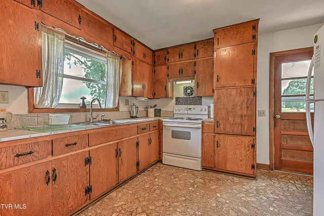 $299,000 | 430 Boles Lane, Chuckey, TN 37641