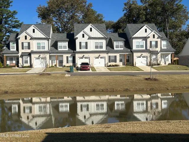 $294,900 | 1019 Lexington Loop, Southaven, MS 38671