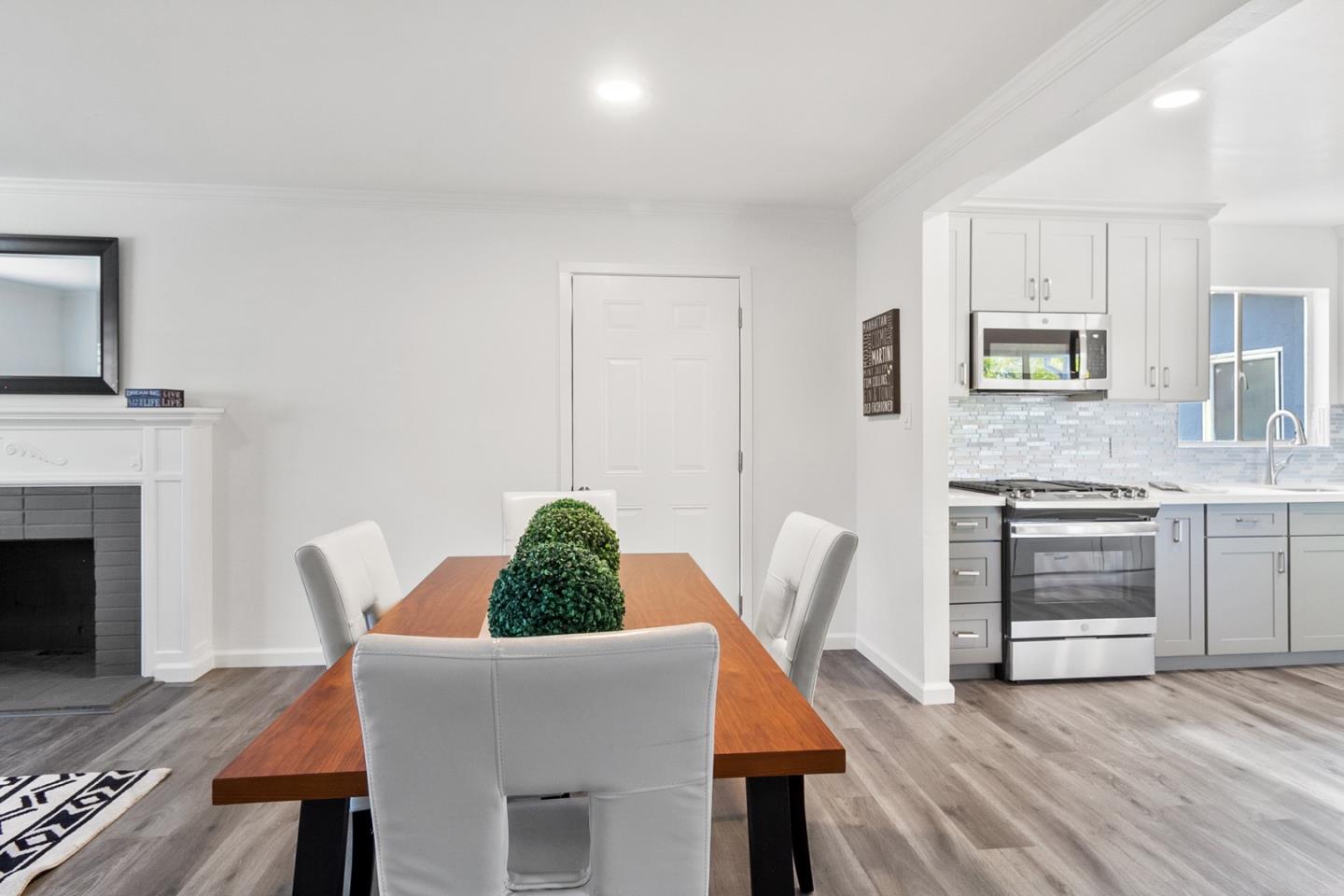 692 Bucknall Road Campbell, CA 95008 - Photo 11 of 33 Gallery Image 11