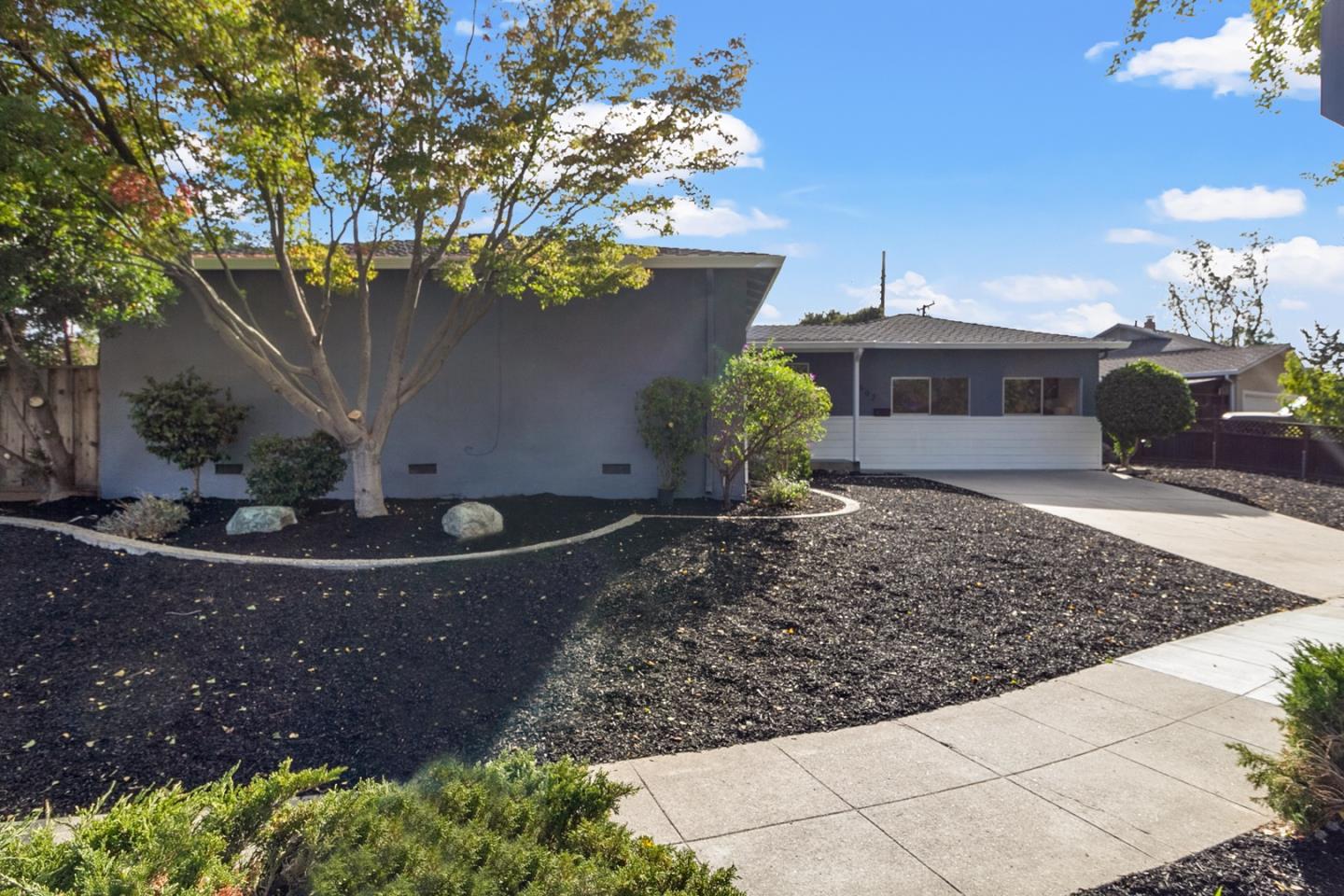 692 Bucknall Road Campbell, CA 95008 - Photo 3 of 33 Gallery Image 3