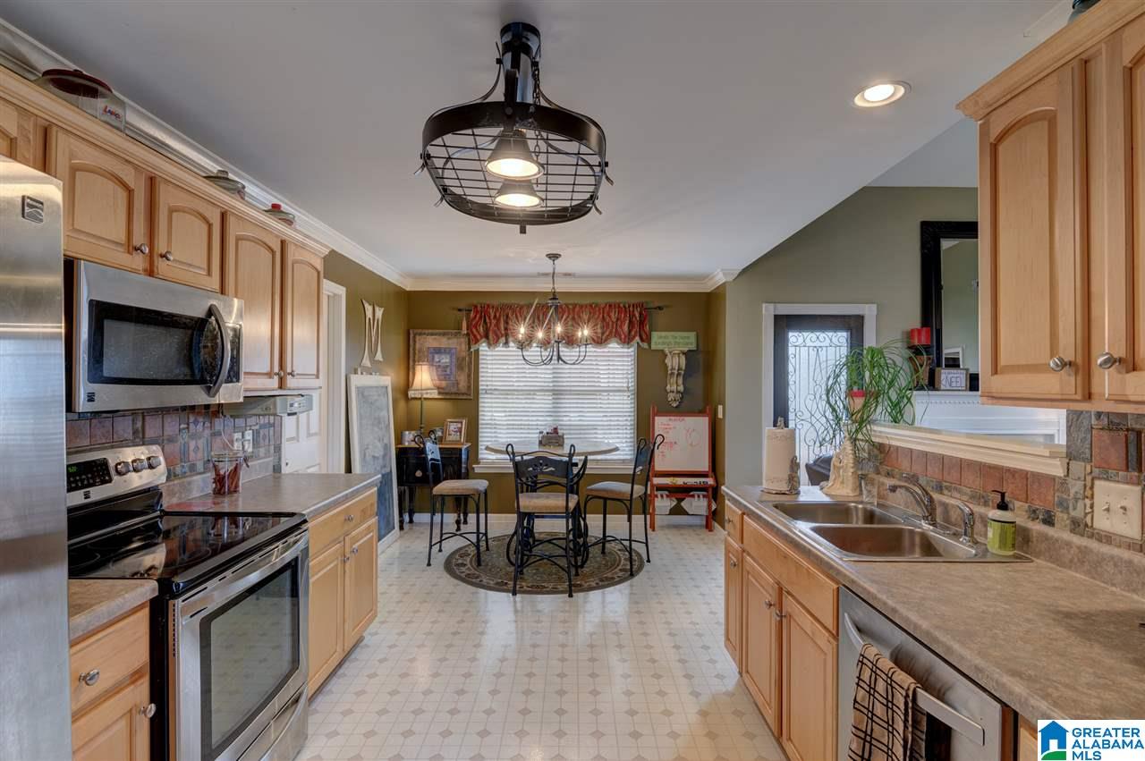 5224 Summerset Way Bessemer, AL 35022 - Photo 4 of 31