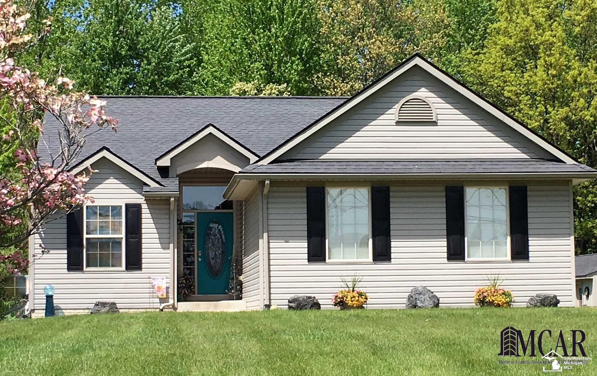3693 Gruber Road Monroe, MI 48162 - Photo 1 of 35