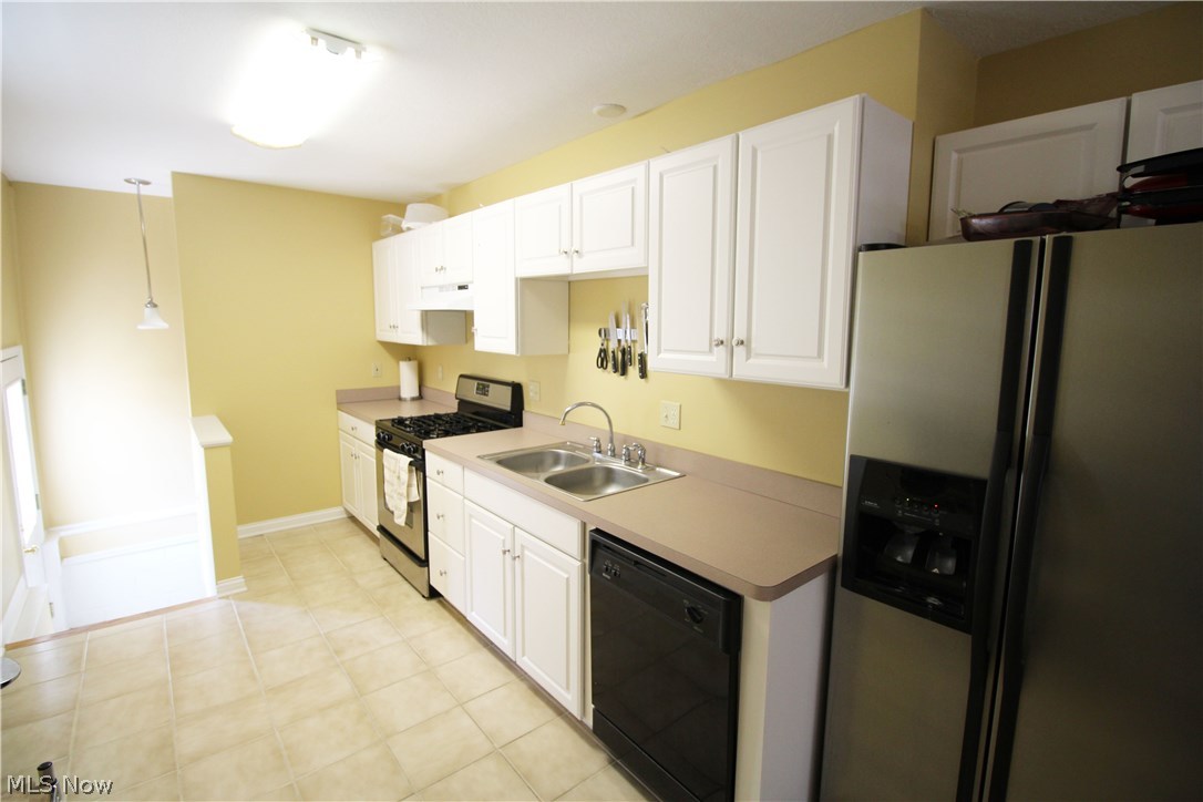 30240 Powell Road Willowick, OH 44095 - Photo 5 of 20