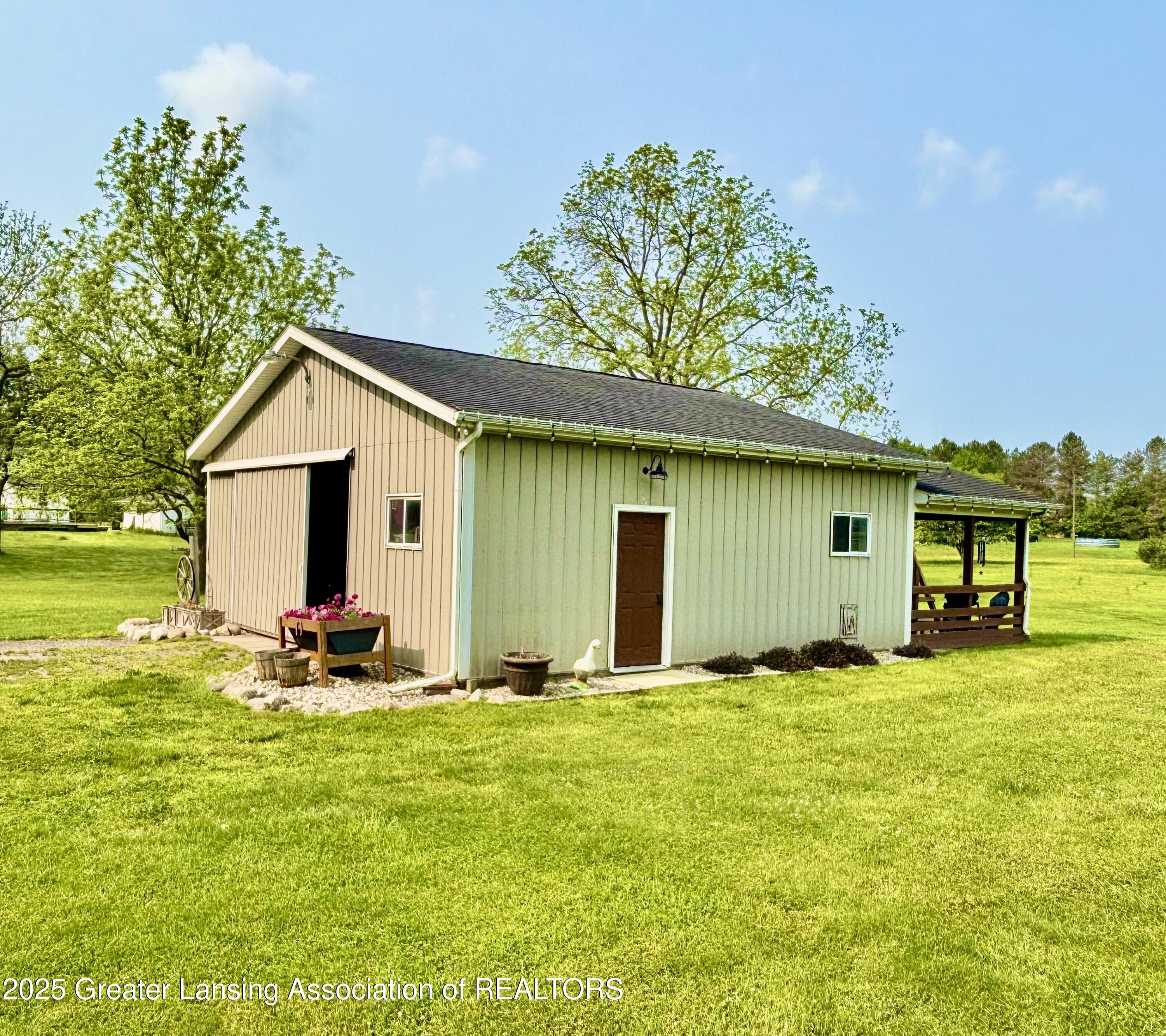 8464 West Howe Road Eagle, MI 48822 - Photo 4 of 70 IMG_5263