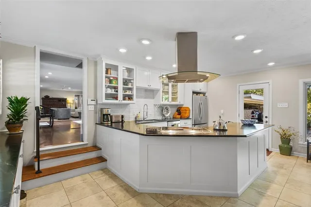 $825,000 | 1099 Waterford Drive, Dallas, TX 75218