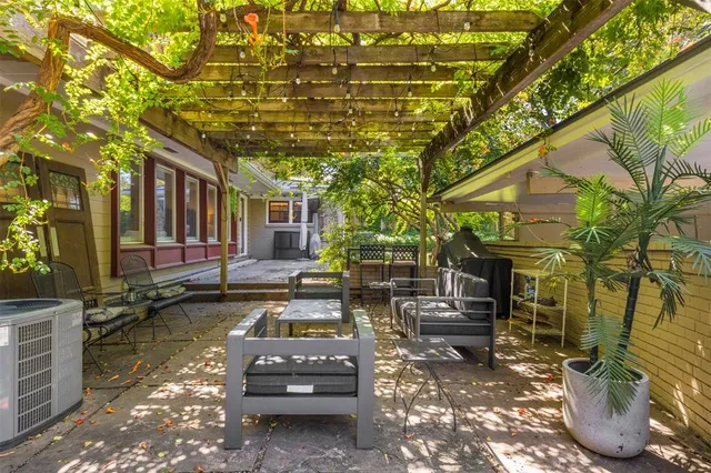 $825,000 | 1099 Waterford Drive, Dallas, TX 75218