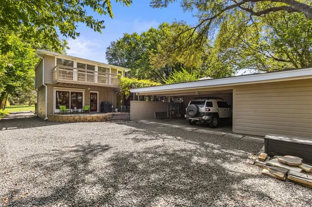 $825,000 | 1099 Waterford Drive, Dallas, TX 75218