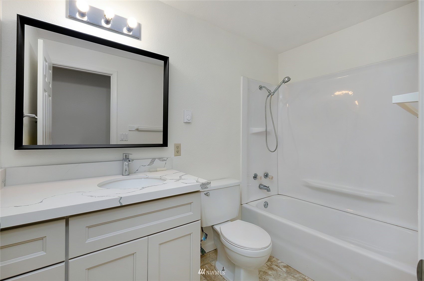 453 Southwest View Drive Port Orchard, WA 98367 - Photo 17 of 28