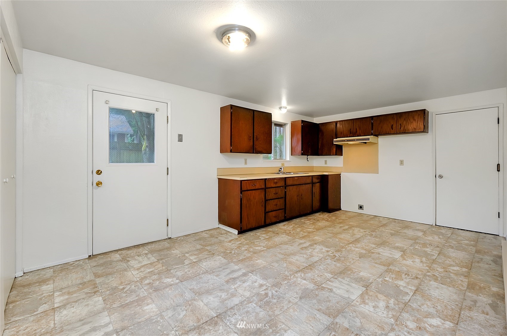 453 Southwest View Drive Port Orchard, WA 98367 - Photo 10 of 28