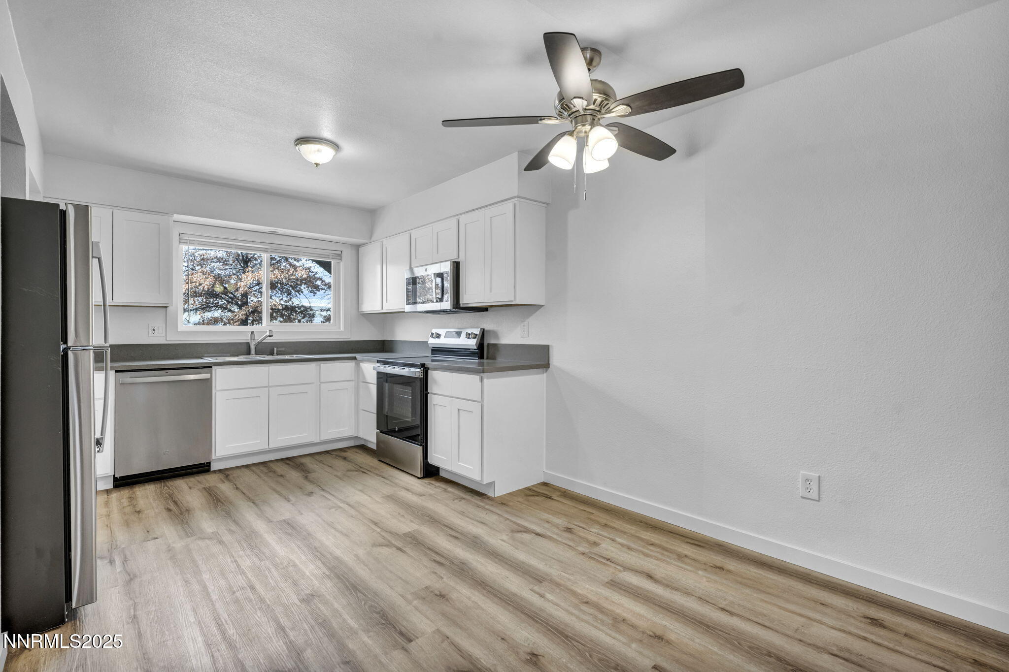 385 Smithridge Park Reno, NV 89502 - Photo 13 of 33 40-web-or-mls-385-smithridge-park