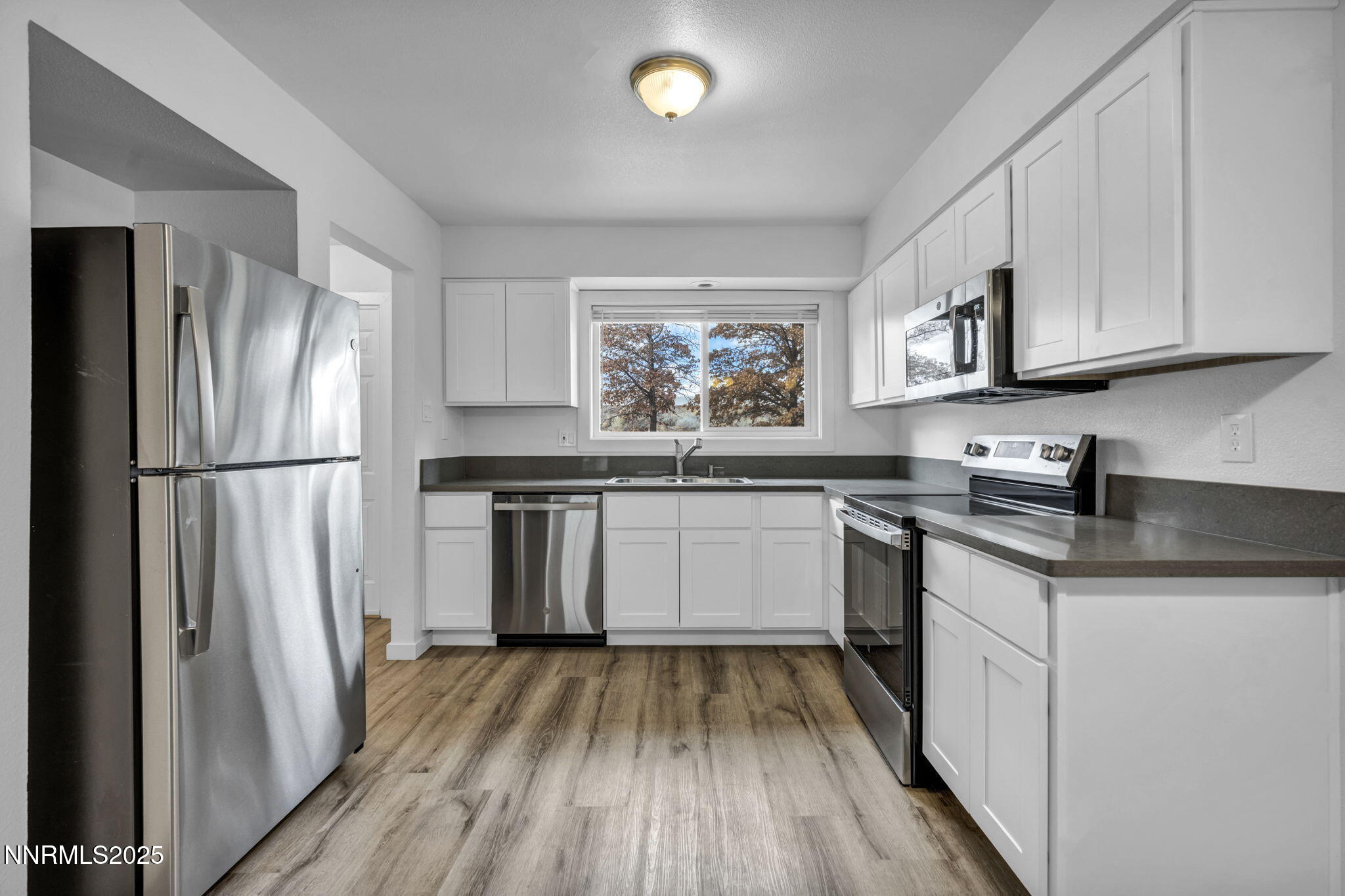 385 Smithridge Park Reno, NV 89502 - Photo 9 of 33 35-web-or-mls-385-smithridge-park