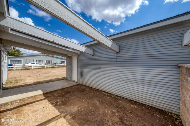 a view of an outdoor space