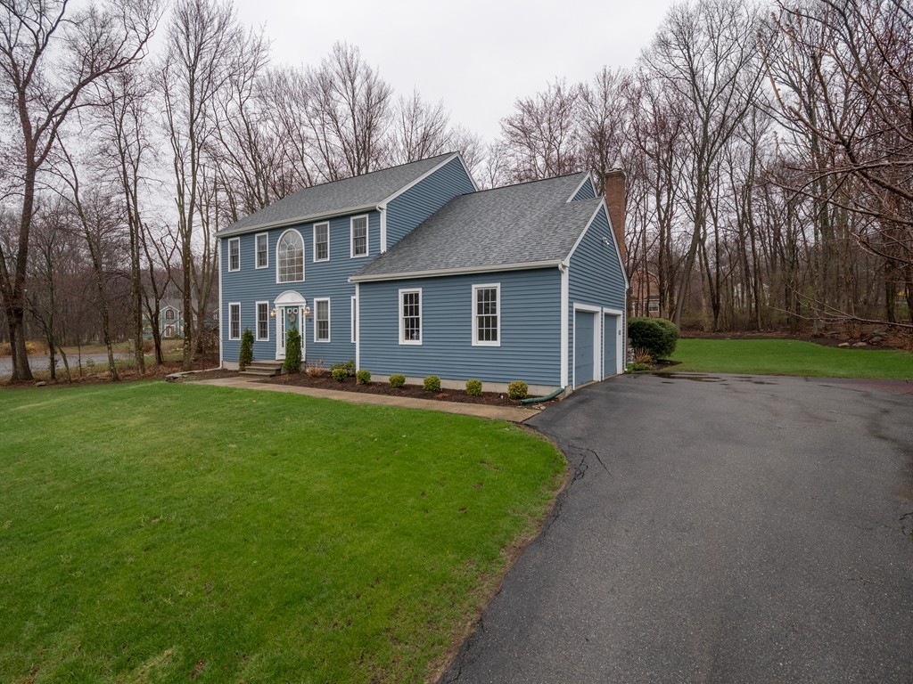 19 O'Brien Road Marlborough, MA 01752 - Photo 3 of 27 Gallery Image 3
