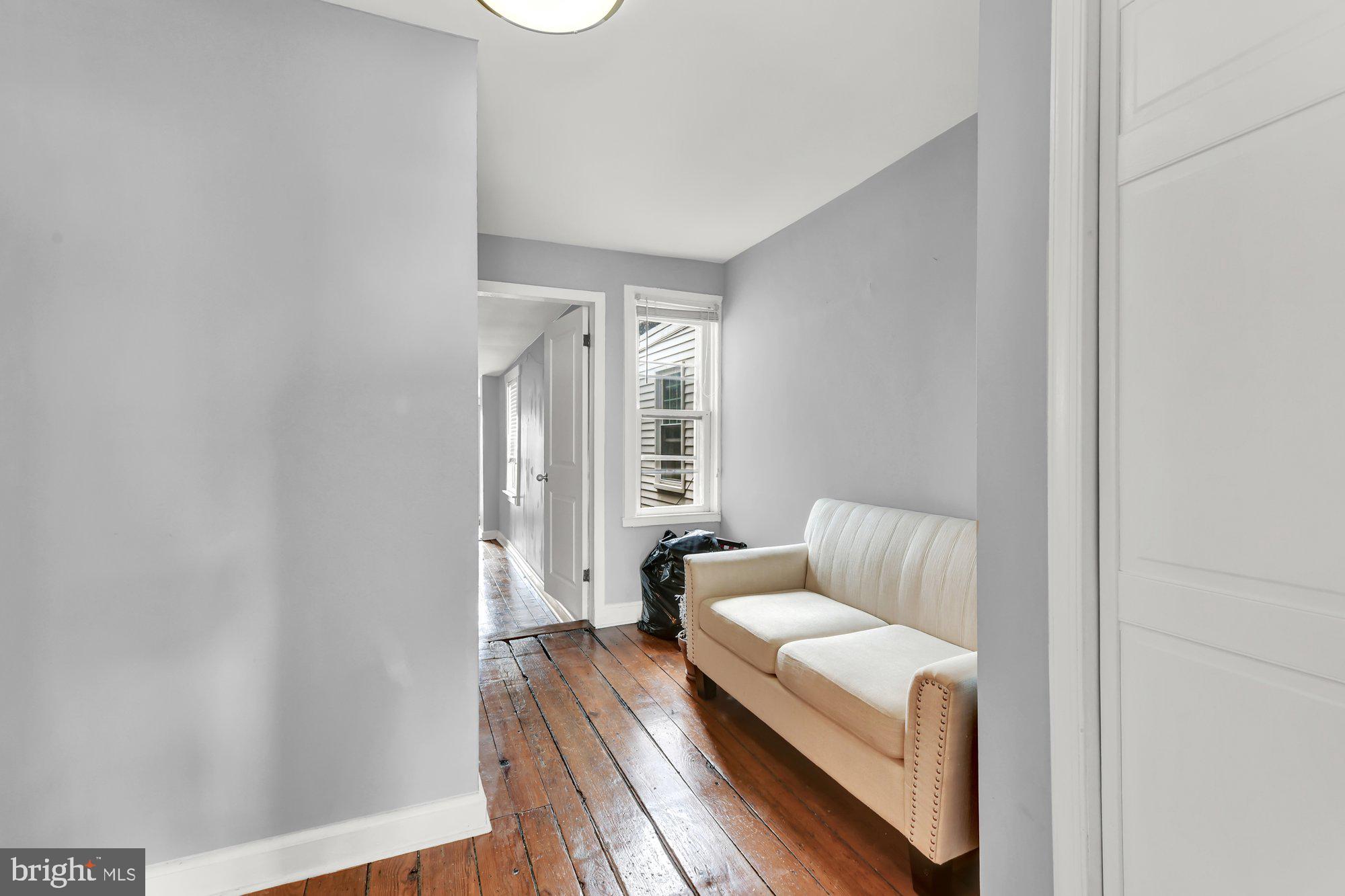 1220 Riverside Avenue Baltimore, MD 21230 - Photo 16 of 26 Sitting Area Upper Level