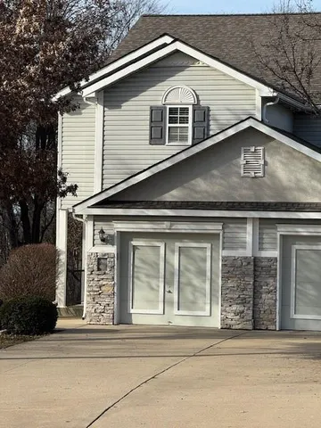 $230,000 | 3357 Southwest Shadow Glen Drive, Blue Springs, MO 64015