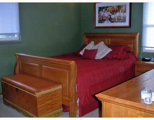 107 Ridgeside Road Pittsburgh, PA 15237 - Photo 6 of 18 Master Bedroom. PARTIAL VIEW-HARDWOOD FLRS. UNDER CARPETING