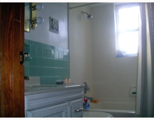 107 Ridgeside Road Pittsburgh, PA 15237 - Photo 7 of 18 Master Bath/Spa. ATTRACTIVE UPDATED BATH