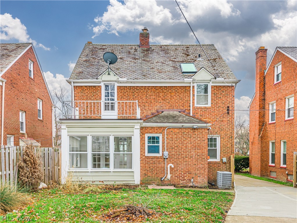 3933 Bushnell Road Cleveland, OH 44118 - Photo 3 of 29 Gallery Image 3