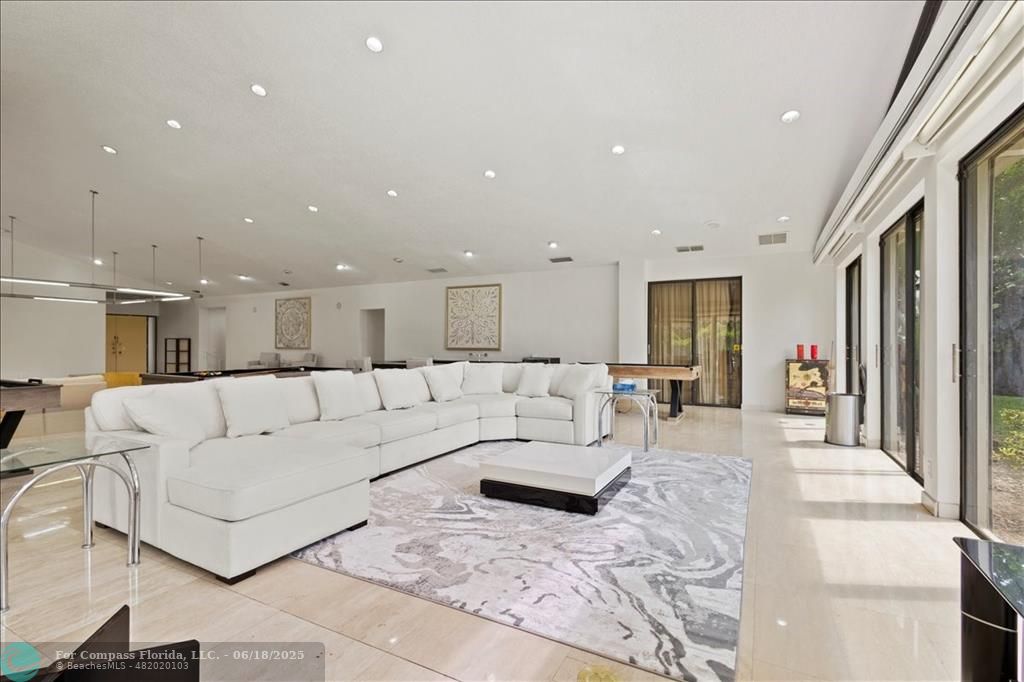 5304 Woodlands Boulevard Tamarac, FL 33319 - Photo 13 of 57