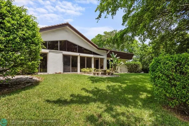 $7,800 | 5304 Woodlands Boulevard, Tamarac, FL 33319