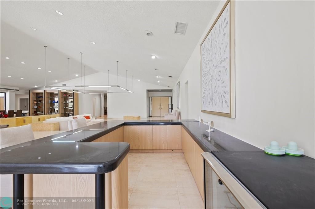 5304 Woodlands Boulevard Tamarac, FL 33319 - Photo 10 of 57