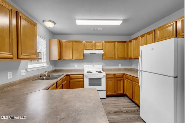 $1,500 | 1997 Todd Cove, Unit A, Biloxi, MS 39531