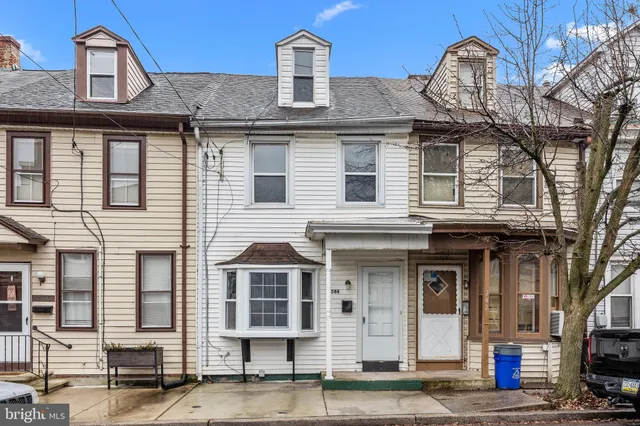 $2,400 | 244 Cedar Street, Bristol, PA 19007
