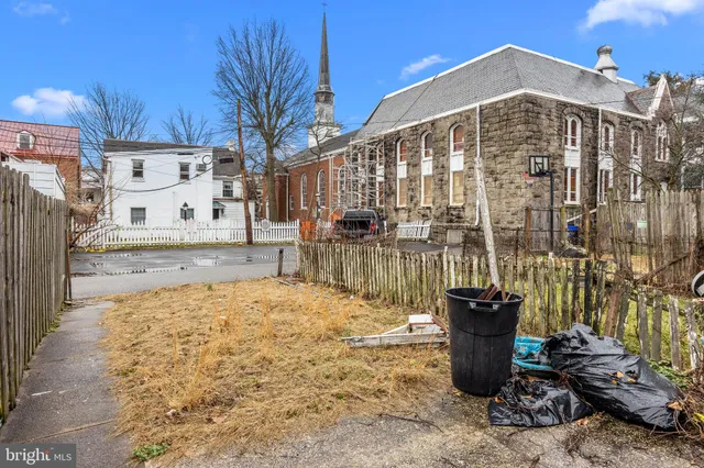 $2,400 | 244 Cedar Street, Bristol, PA 19007