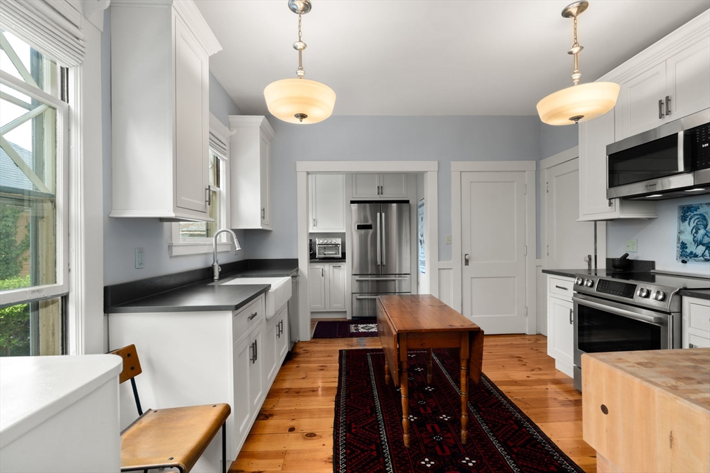 22 Whitman Road Worcester, MA 01609 - Photo 27 of 42
