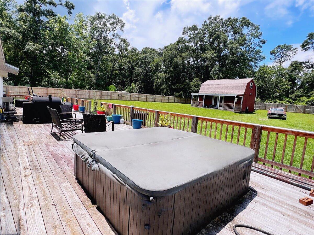 229 Madrid Road Cantonment, FL 32533 - Photo 81 of 84