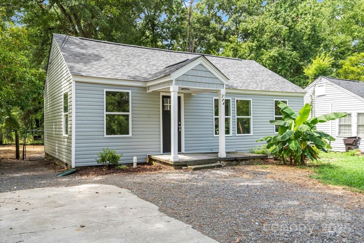 724 Chestnut Street Rock Hill, SC 29730 - Photo 3 of 21 a view of a house with a yard and plants