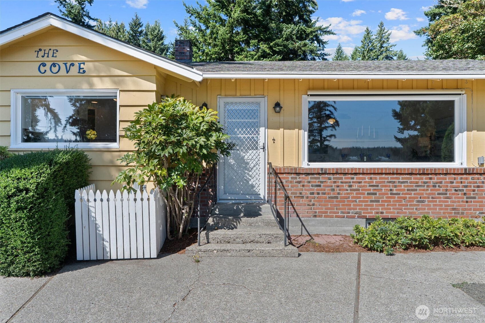 370 Northeast Gladwin Road Belfair, WA 98528 - Photo 4 of 35