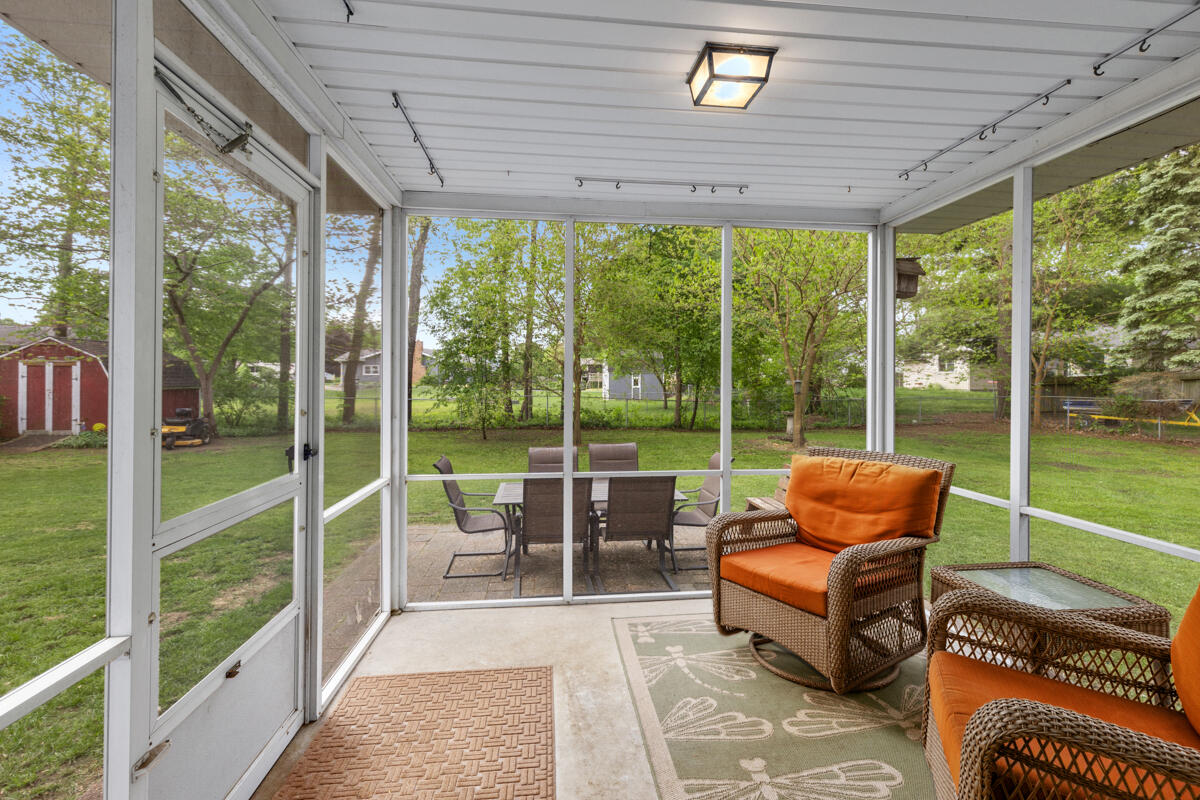 2294 Pinewood Street Jenison, MI 49428 - Photo 17 of 19 Gallery Image 17
