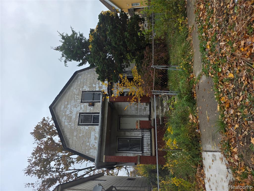 5852 Rohns Street Detroit, MI 48213 - Photo 2 of 16